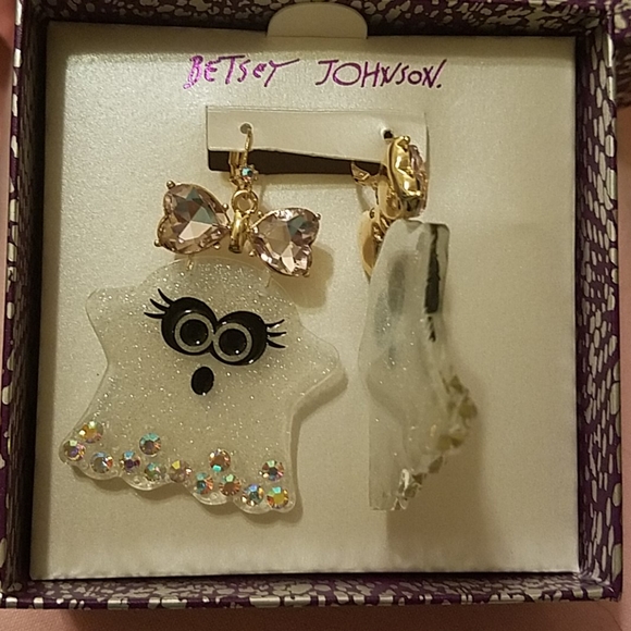 Betsey Johnson ghost girl earrings new in box with - Picture 4 of 4